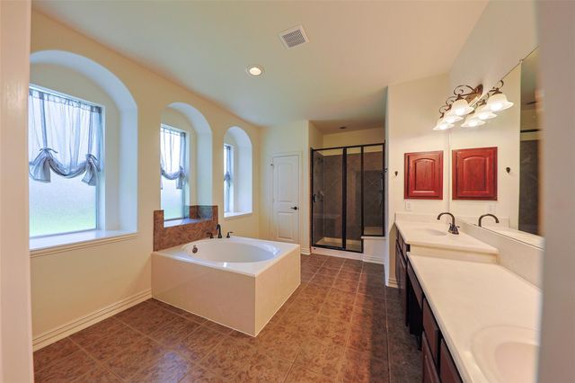 403 Woodpecker Forest Lane, Conroe, TX 77384