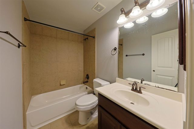 403 Woodpecker Forest Lane, Conroe, TX 77384