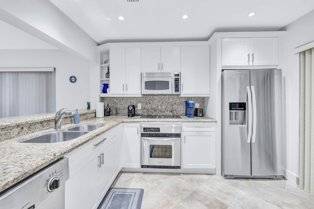 351 Club Circle 210, Boca Raton, FL 33487