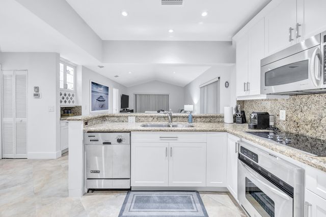 351 Club Circle 210, Boca Raton, FL 33487
