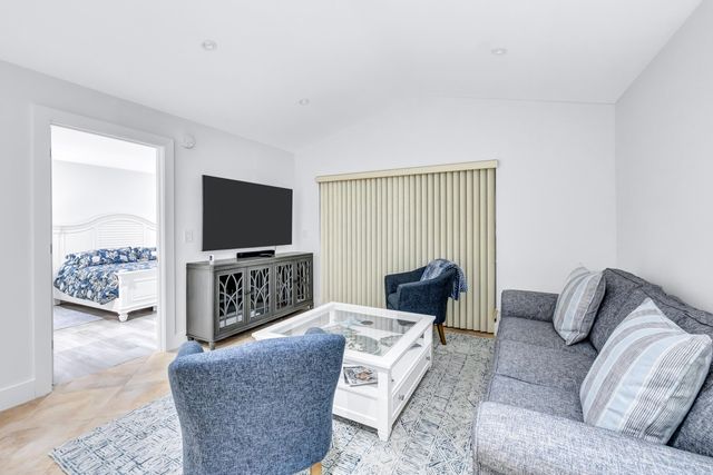 351 Club Circle 210, Boca Raton, FL 33487
