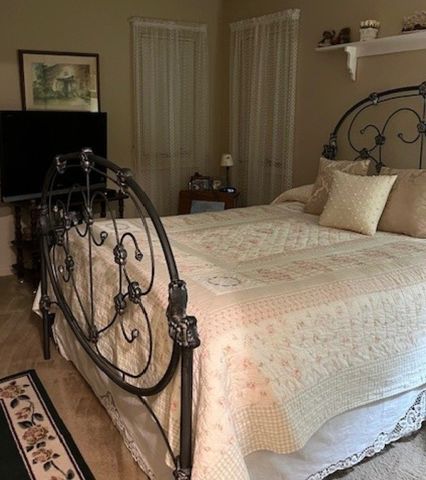 2 Greenwood Park, Pittsford, NY 14534