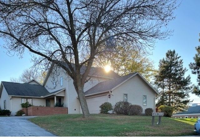 2 Greenwood Park, Pittsford, NY 14534