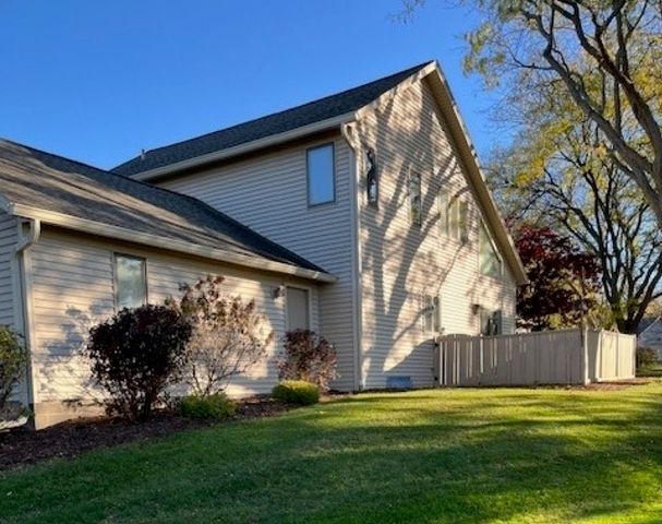 2 Greenwood Park, Pittsford, NY 14534