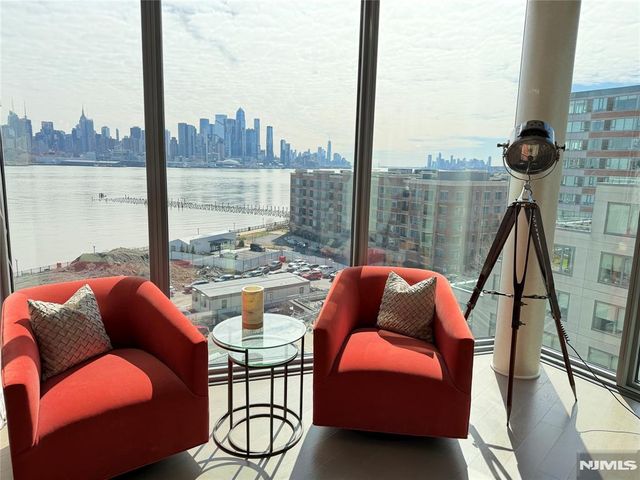 9 Ave At Port Imperial 809, West New York, NJ 07093