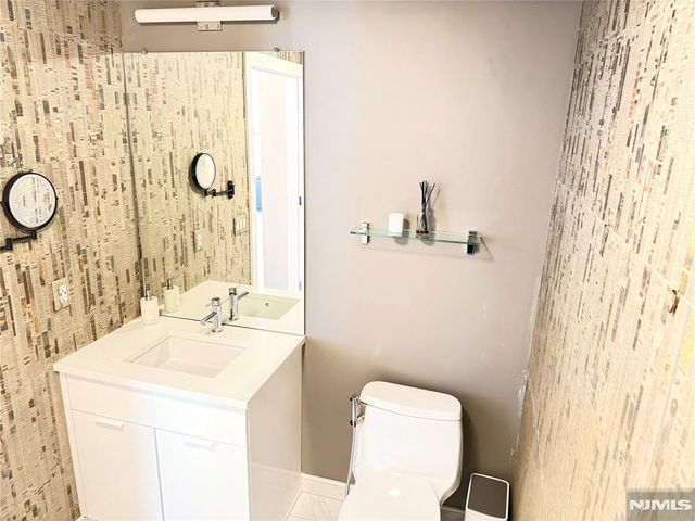 9 Ave At Port Imperial 809, West New York, NJ 07093