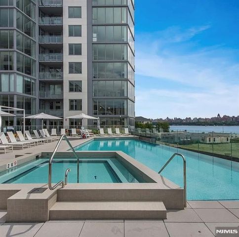 9 Ave At Port Imperial 809, West New York, NJ 07093