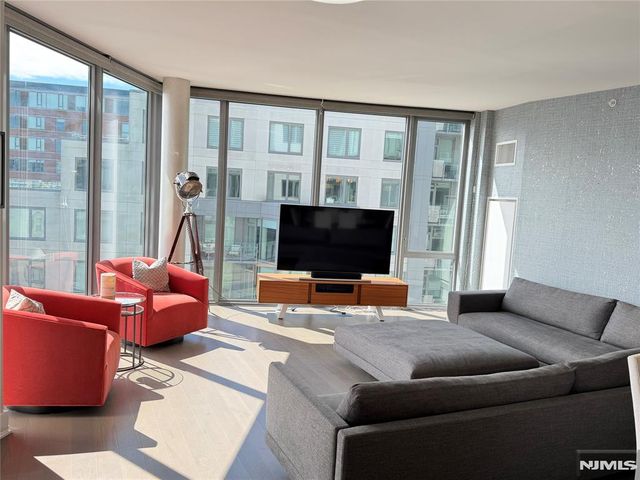 9 Ave At Port Imperial 809, West New York, NJ 07093