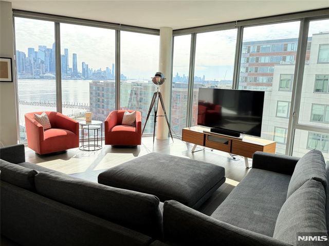 9 Ave At Port Imperial 809, West New York, NJ 07093