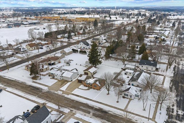 705 2ND STREET, Kewaunee, WI 54216