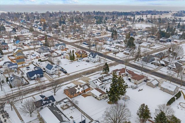 705 2ND STREET, Kewaunee, WI 54216