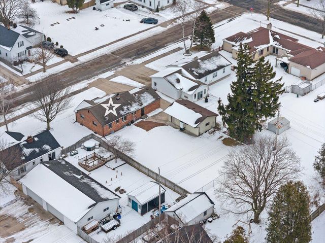 705 2ND STREET, Kewaunee, WI 54216