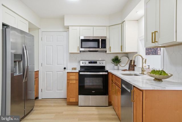 143 BANWELL LN, Mount Laurel, NJ 08054