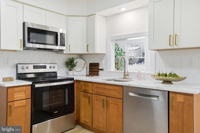 143 BANWELL LN, Mount Laurel, NJ 08054