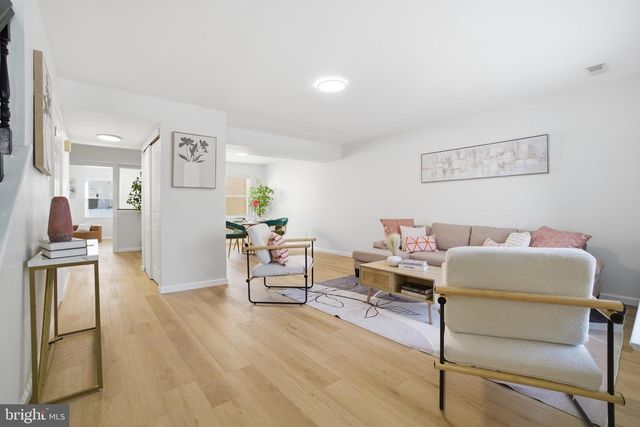 143 BANWELL LN, Mount Laurel, NJ 08054