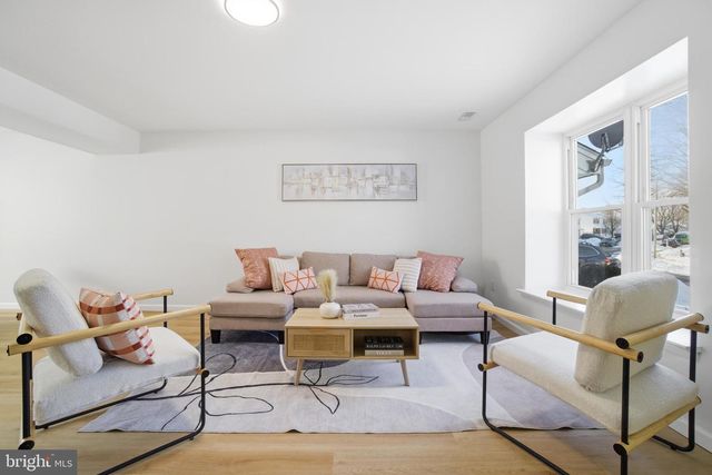 143 BANWELL LN, Mount Laurel, NJ 08054