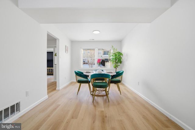 143 BANWELL LN, Mount Laurel, NJ 08054