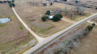 3242 E Fm 696, Lexington, TX 78947