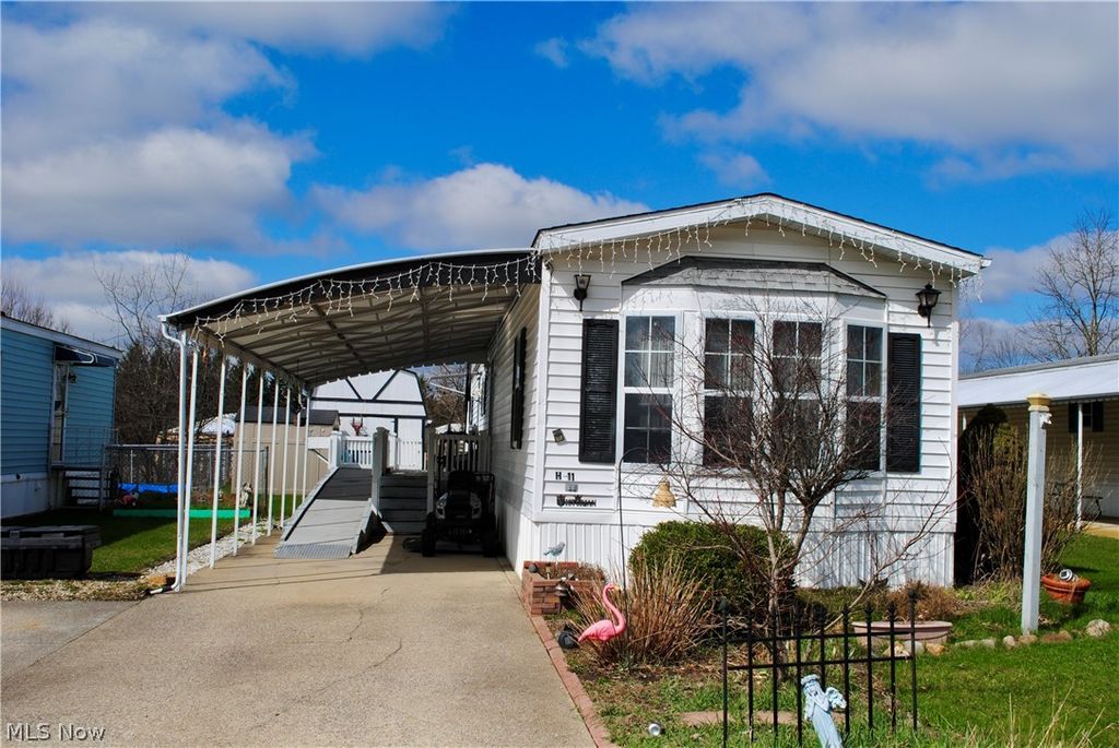 1166 Lafayette Road H11, Medina, OH 44256