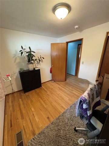 13815 Park Avenue S, Tacoma, WA 98444