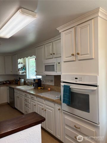 13815 Park Avenue S, Tacoma, WA 98444