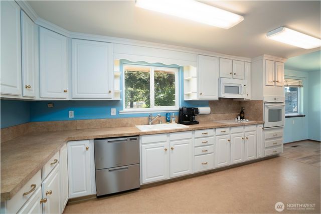 13815 Park Avenue S, Tacoma, WA 98444