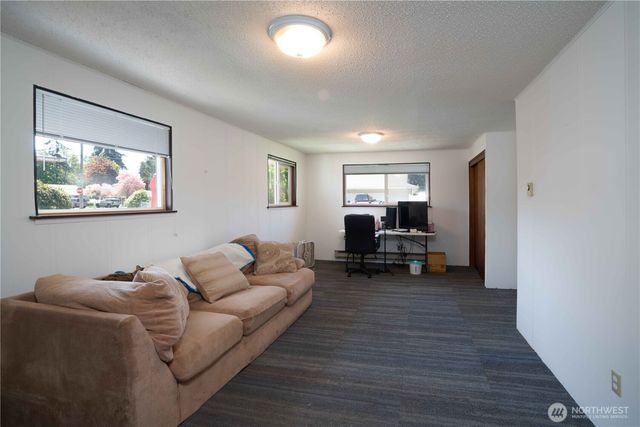 13815 Park Avenue S, Tacoma, WA 98444