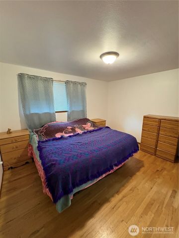 13815 Park Avenue S, Tacoma, WA 98444