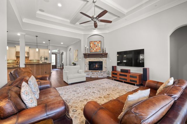 11 Canoe Bend Drive, Spring, TX 77389