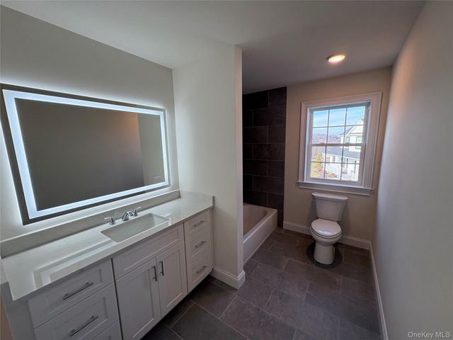 38 Dartmouth Drive, Poughkeepsie, NY 12603