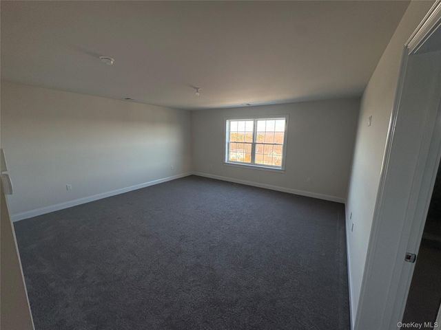 38 Dartmouth Drive, Poughkeepsie, NY 12603