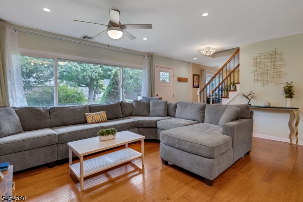 35 Sunrise Ter, Cedar Grove Twp., NJ 07009 — photo 4