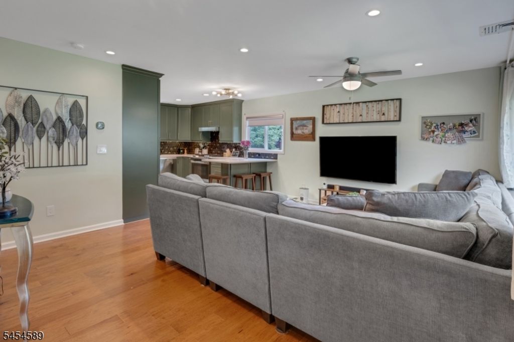 35 Sunrise Ter, Cedar Grove Twp., NJ 07009 — photo 5