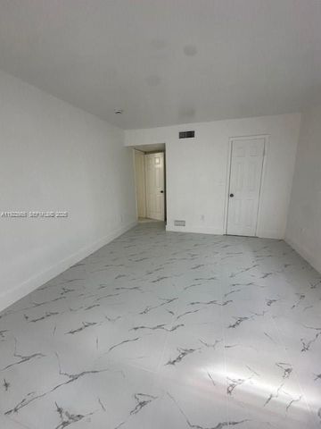 16215 NE 18th Ct 209, North Miami Beach, FL 33162