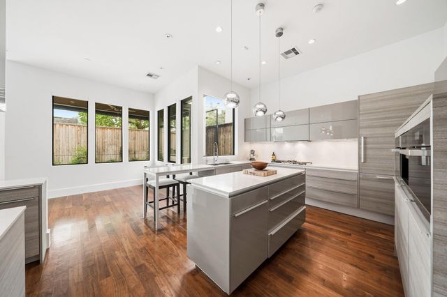 1614 Driscoll Street, Houston, TX 77019