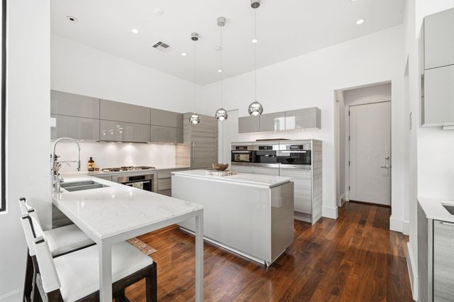 1614 Driscoll Street, Houston, TX 77019