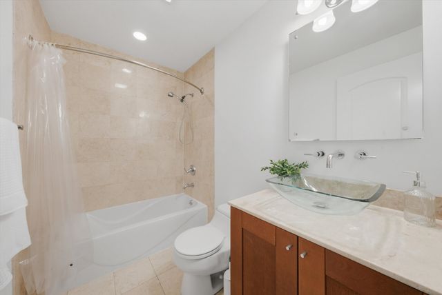 6613 S KIMBARK Avenue 2, Chicago, IL 60637