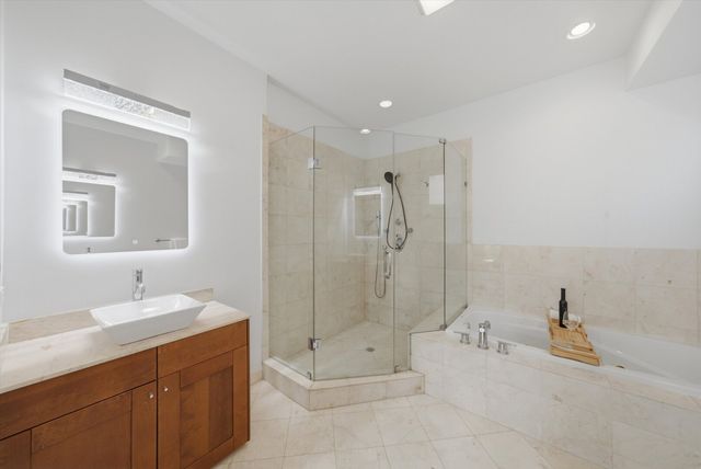 6613 S KIMBARK Avenue 2, Chicago, IL 60637