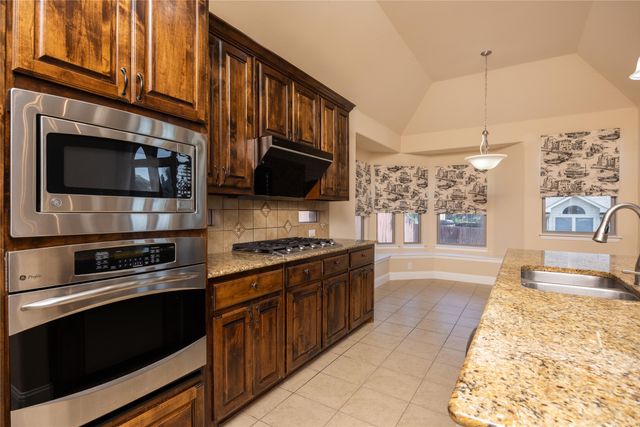 513 Royal Glade Drive, Keller, TX 76248