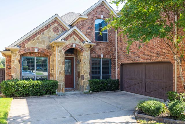 513 Royal Glade Drive, Keller, TX 76248