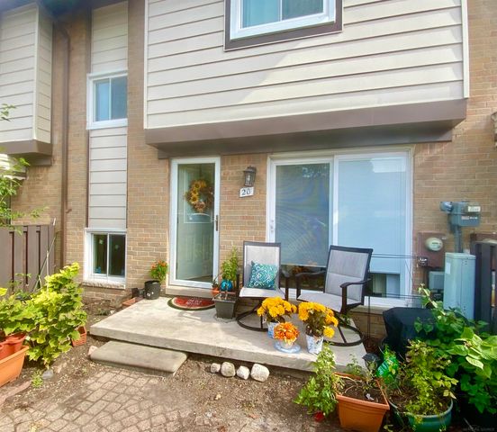8401 18 Mile Road Unit 20, Sterling Heights, MI 48313