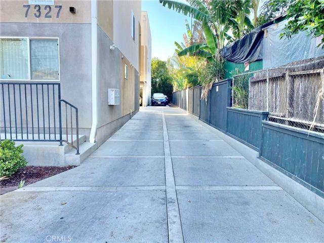 7327 Kester Avenue 3, Van Nuys, CA 91405