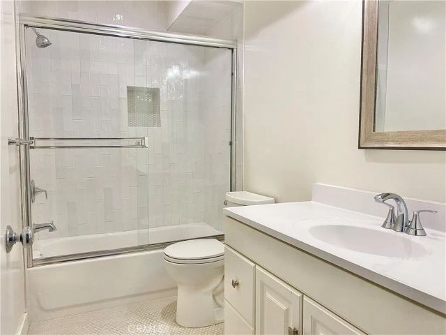 7327 Kester Avenue 3, Van Nuys, CA 91405