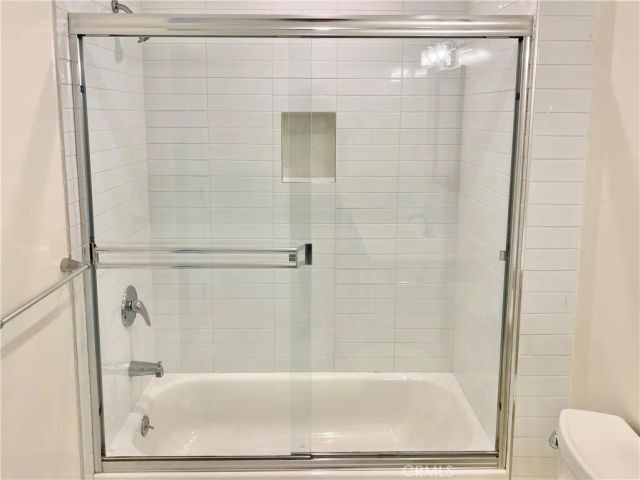 7327 Kester Avenue 3, Van Nuys, CA 91405