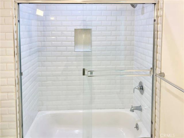 7327 Kester Avenue 3, Van Nuys, CA 91405