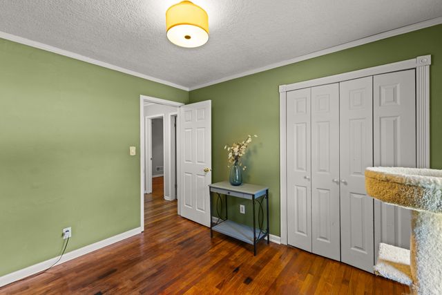 3001 Hillsdale Drive, Urbandale, IA 50322