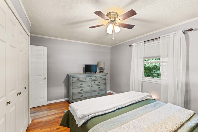 3001 Hillsdale Drive, Urbandale, IA 50322