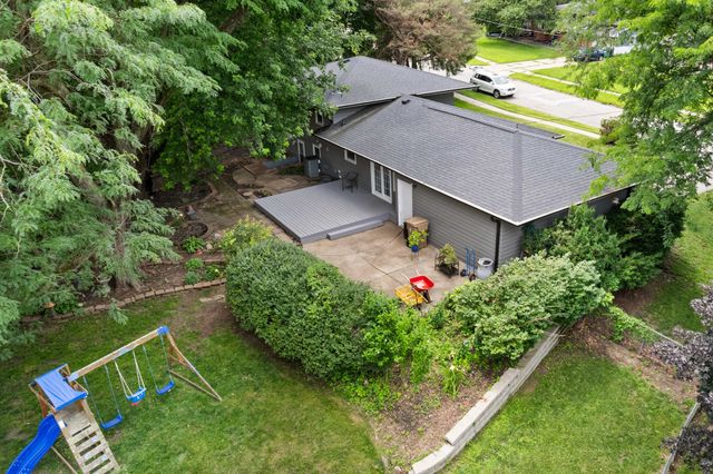 3001 Hillsdale Drive, Urbandale, IA 50322