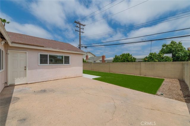16752 Leafwood Circle, Huntington Beach, CA 92647