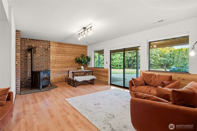 25615 SE 396th Street, Enumclaw, WA 98022